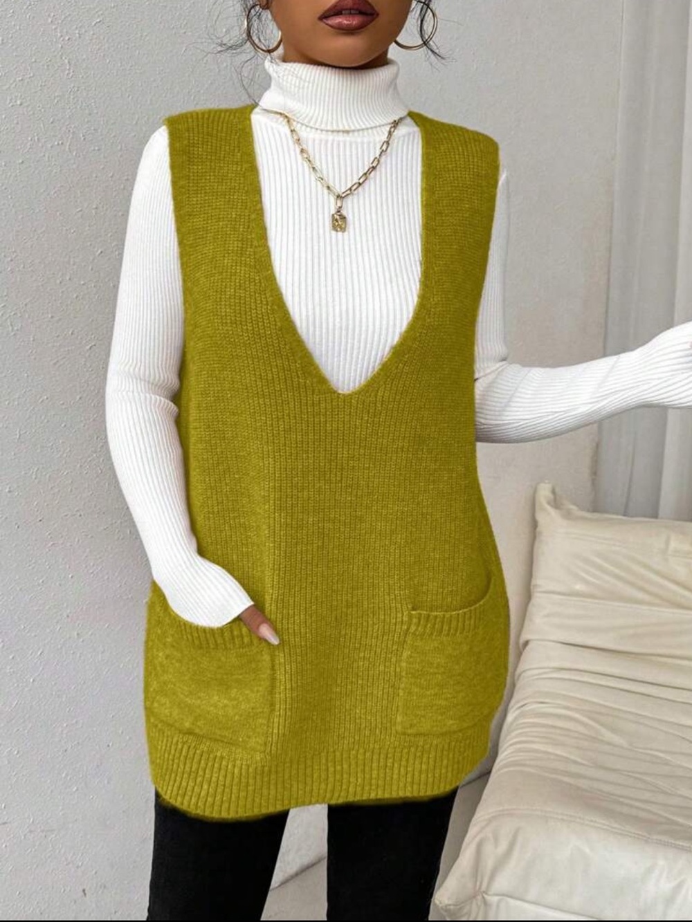 SHEIN Olive Green V-Neck Knit Vest with Pockets